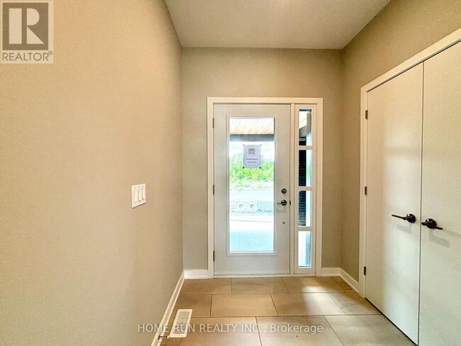 Building Photo - 1074 Kitigan Grove