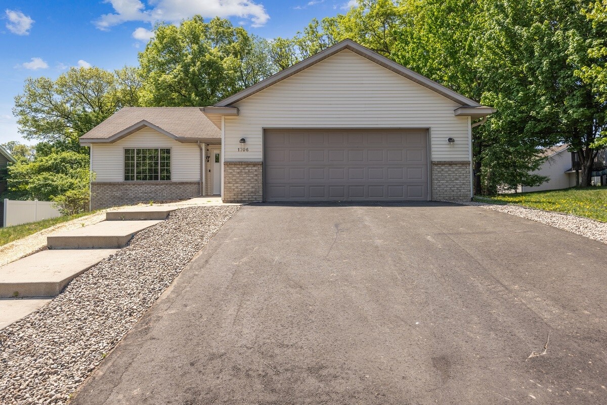 Foto principal - 1706 36th St S