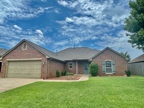 Building Photo - 15705 Creek Heights Dr
