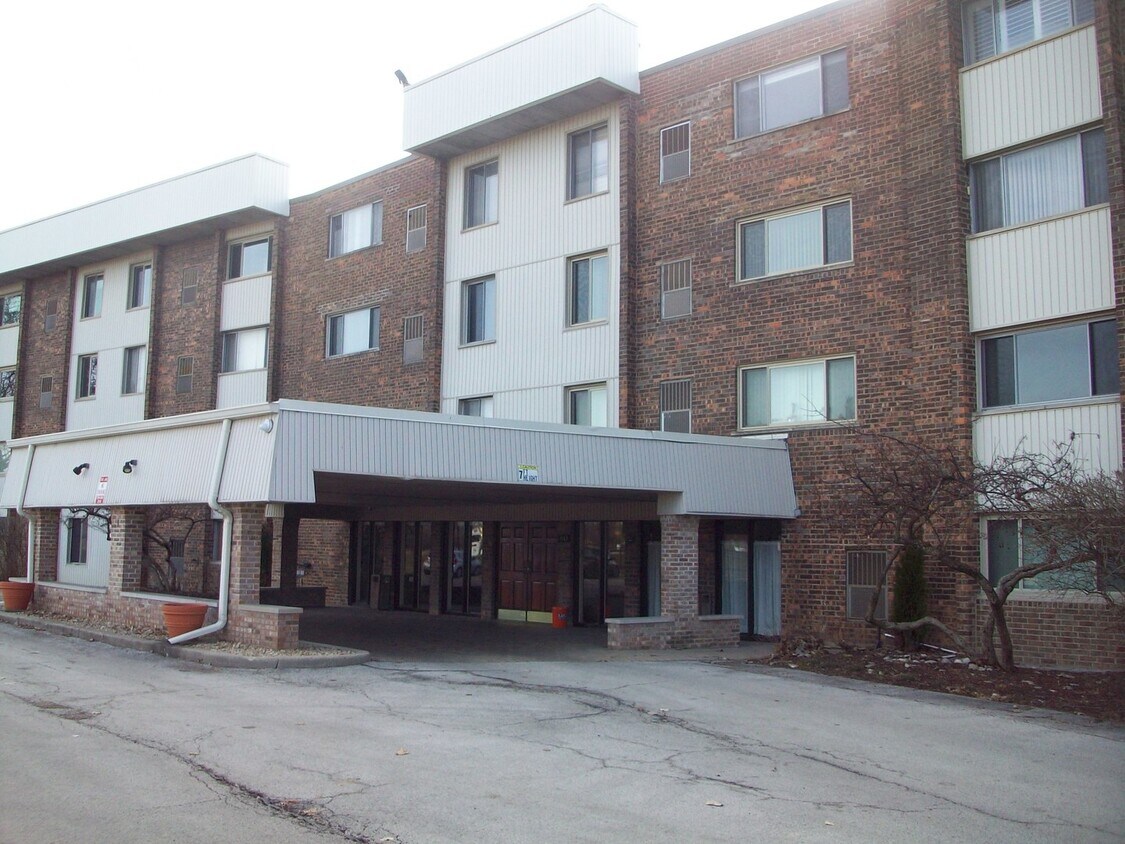 841 N York St Unit 406, Elmhurst, IL 60126 Condo for Rent in Elmhurst