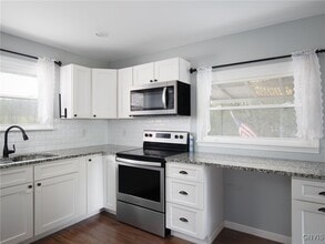 Building Photo - 20201 Overlook Dr