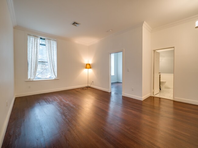 Open floor plan - Living rm - 258 Barrow St