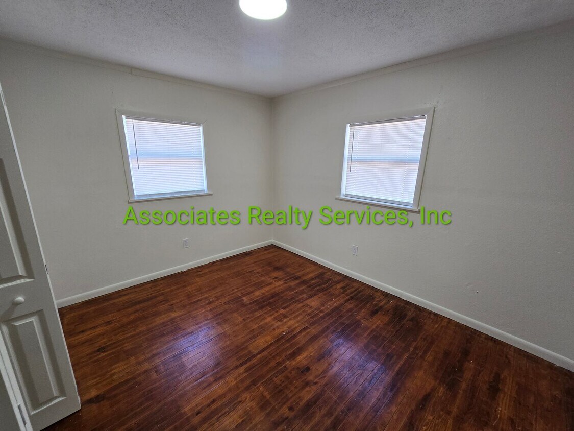 Foto del edificio - 3 Bedroom / 1 Bath House in Brooker!  Only $750