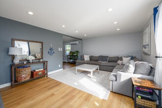 Building Photo - 37 Compton Ave