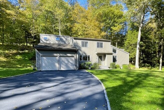 Building Photo - 48 E Starrs Plain Rd