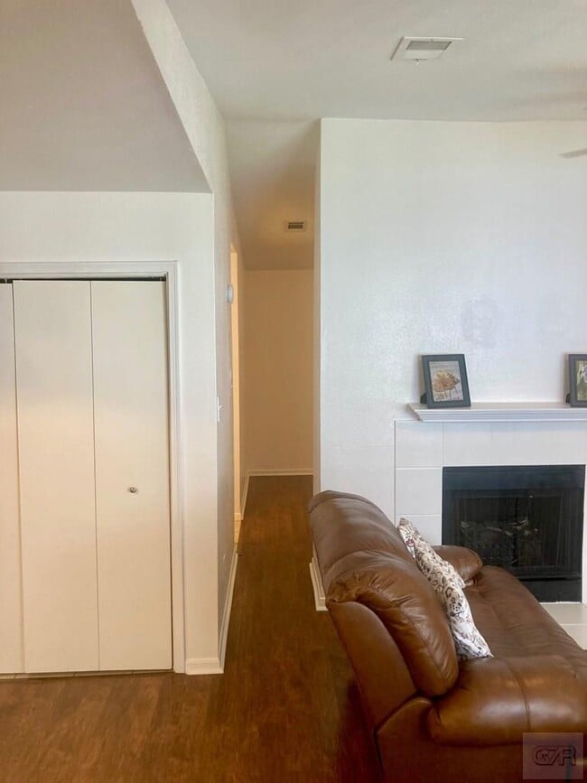 Foto del edificio - 3506 Cove View Cir