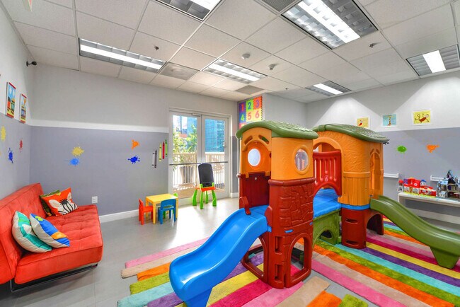 Foto del edificio - 1 SE 12th St