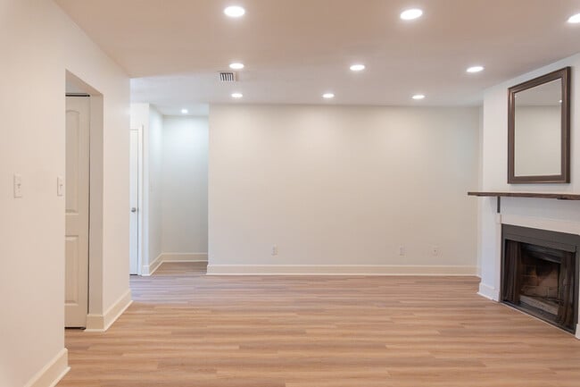 Foto del edificio - 2781 Grantham Ln