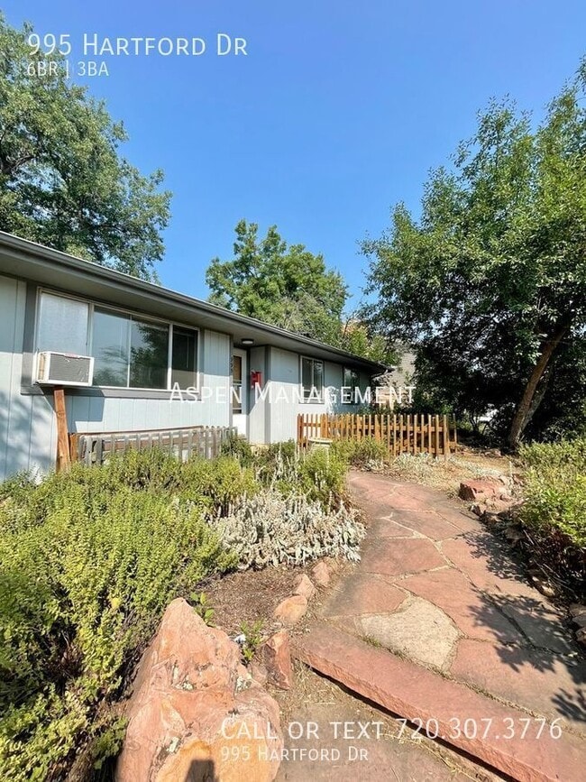 Building Photo - 995 Hartford Dr