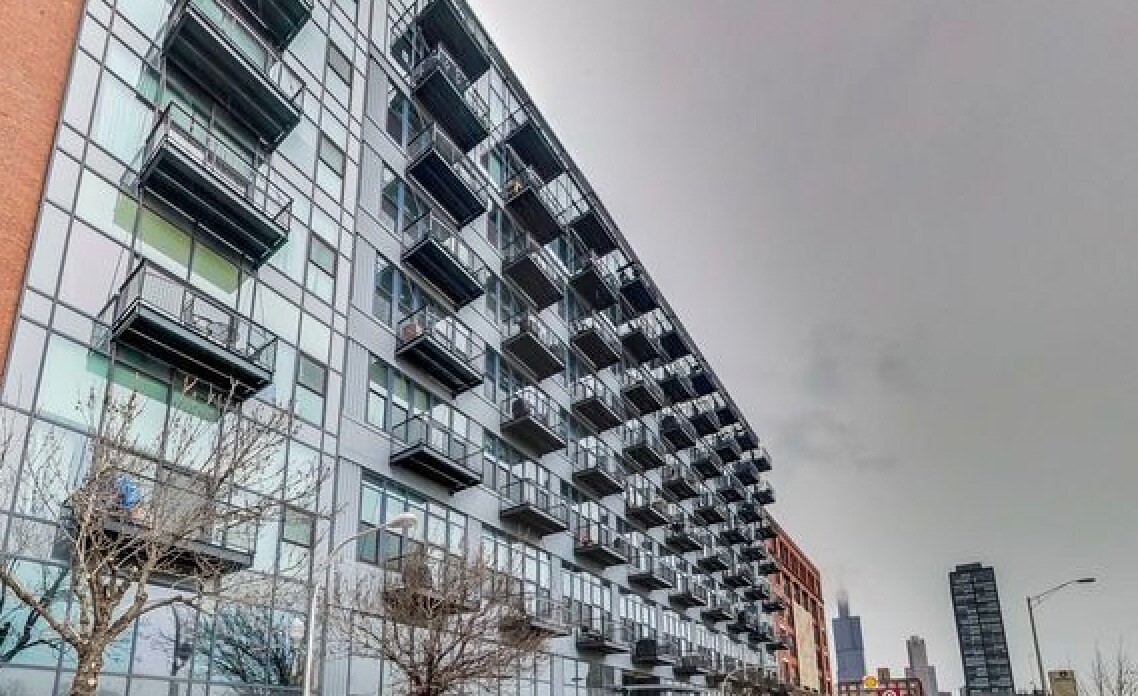 Foto principal - 1224 W Van Buren St
