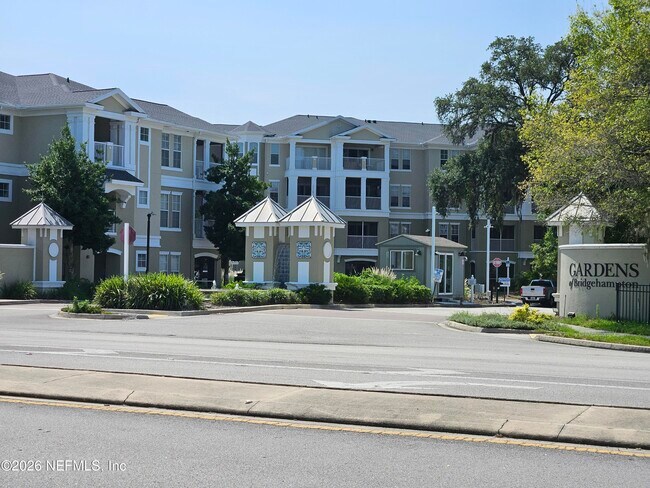 Foto del edificio - 8290 Gate Pkwy W