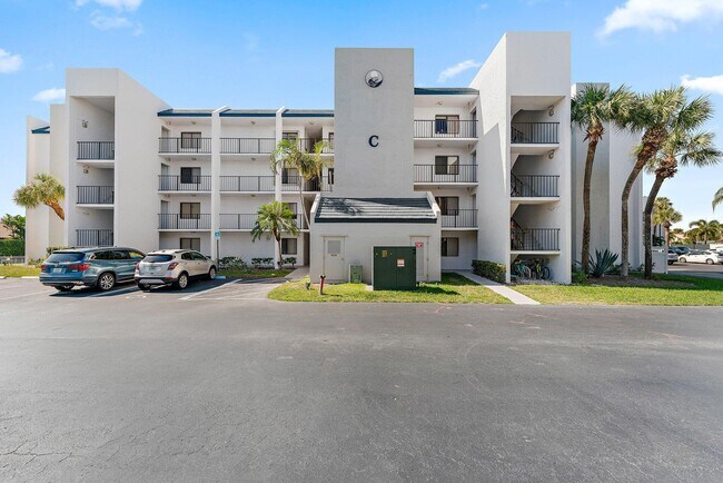 Building Photo - 1605 US-1