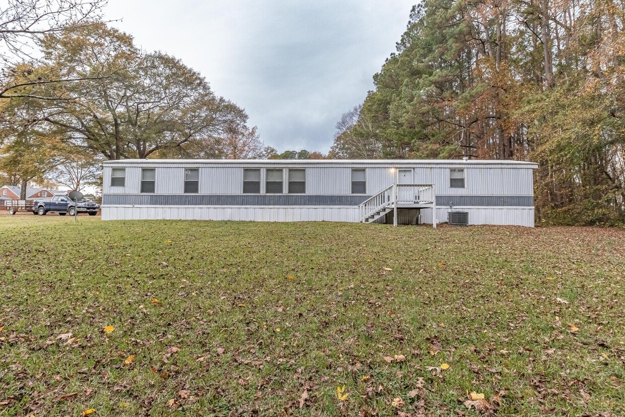 U.S. US70 Unit 4110 B U.S. HWY 70 W, Goldsboro, NC 27530 Room for Rent in Goldsboro, NC