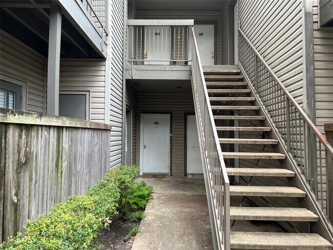 Foto del edificio - 9707 Richmond Ave