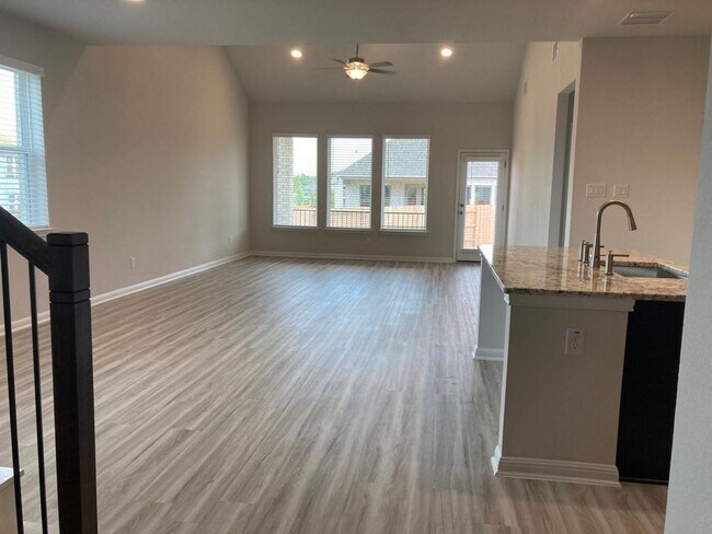 Building Photo - 136 Grn Knl Ln