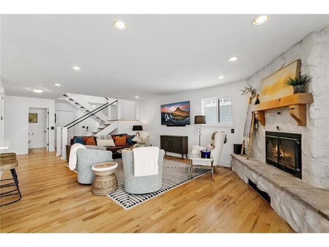 Foto del edificio - 1900 Shorewood Ln