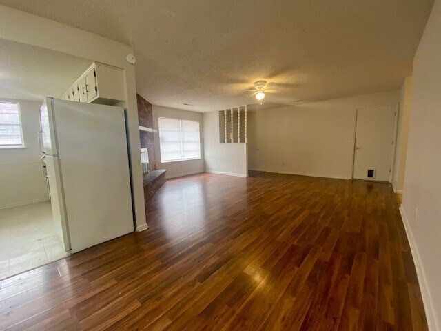Foto del edificio - 1702 Kimbrough St