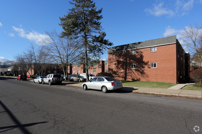 Building Photo - Chestnut Street Apartments