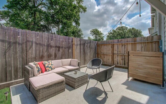 Foto del edificio - 970 Highland Sound Ln