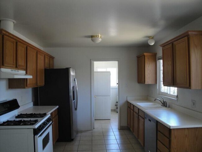 Building Photo - 2 bedroom in San Jose CA 95112