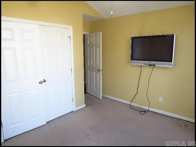 Building Photo - 5 Brook Forest Ct