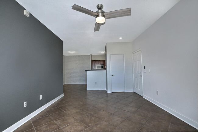 Building Photo - 3302 N 7th St
