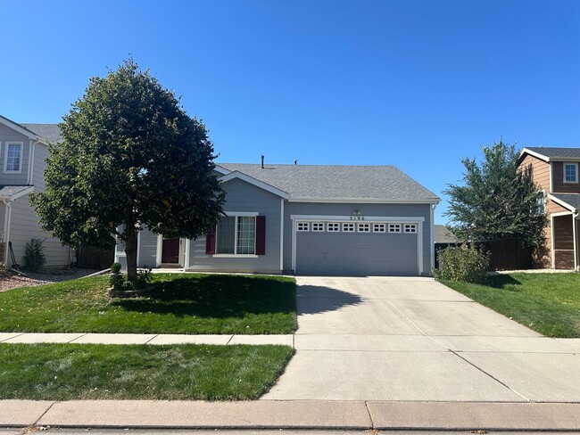 Foto del edificio - Charming Ranch-Style Home Minutes from For...