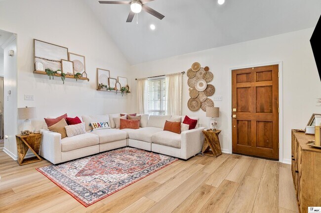 Foto del edificio - 113 Arbor Cove Cir