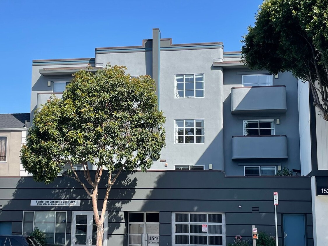 Primary Photo - 2 bedroom w/ Large Private Patio and Rooft...