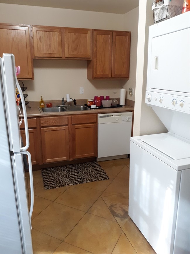 Photo - 210 S Husband St Townhome