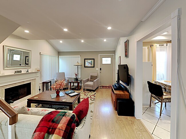 Building Photo - 6839 Poppyview Dr