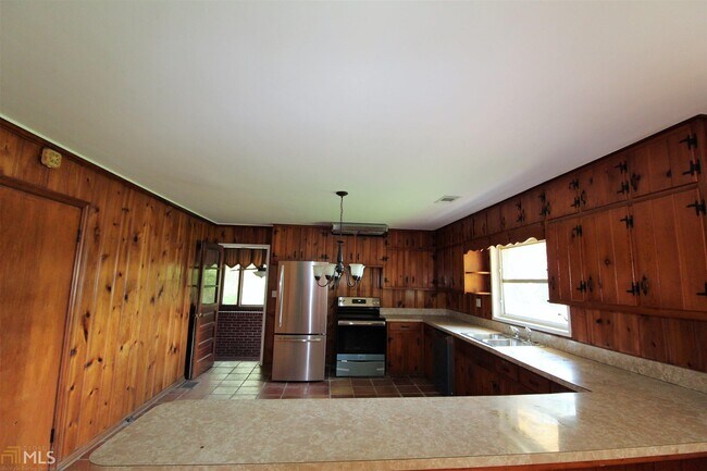Building Photo - 245 Old Bremen Rd
