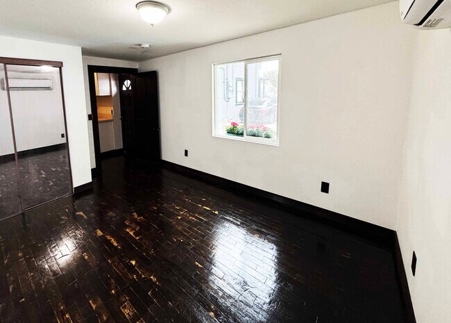 Foto del edificio - 1108 N Sweetzer Ave