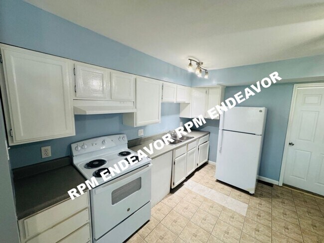 Foto del edificio - 3Bed/1Bath Available Now!