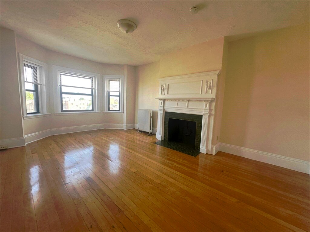 Foto principal - 1234 Commonwealth Ave