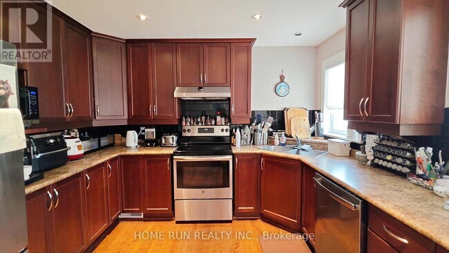 Building Photo - 151 Whetstone Crescent