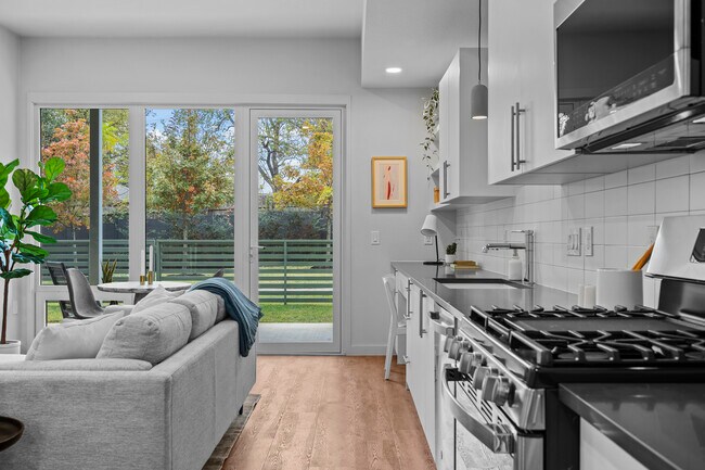 Foto del edificio - 4004 Banister Ln