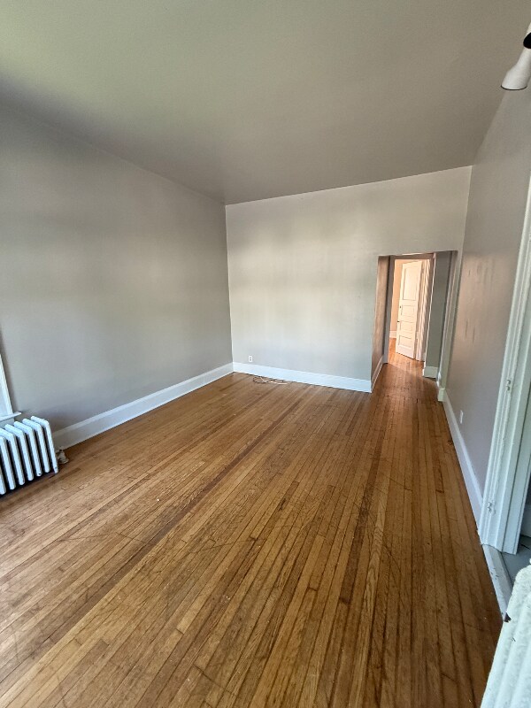 Foto del edificio - 2833 N Downer Ave