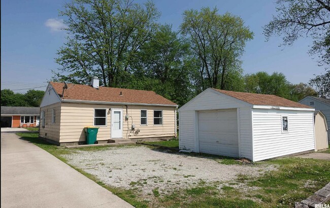 Building Photo - 1118 Monroe St
