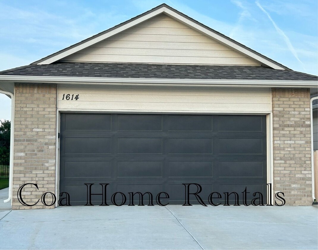 Foto principal - Great West Side Town Home