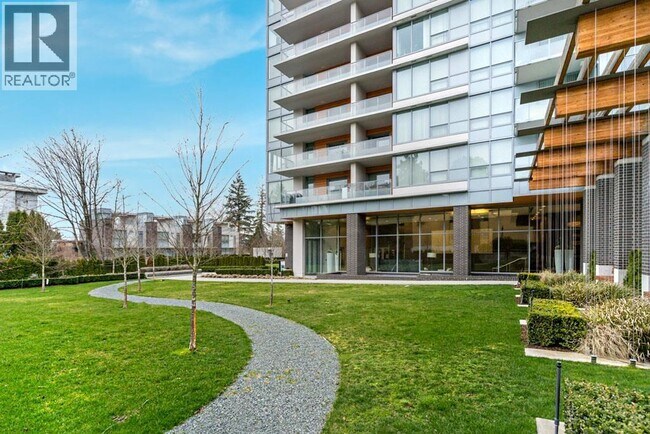 Photo du bâtiment - 5883 Barker Ave