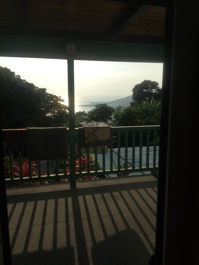 Foto del edificio - 83-5752-5752 Napoopoo Rd