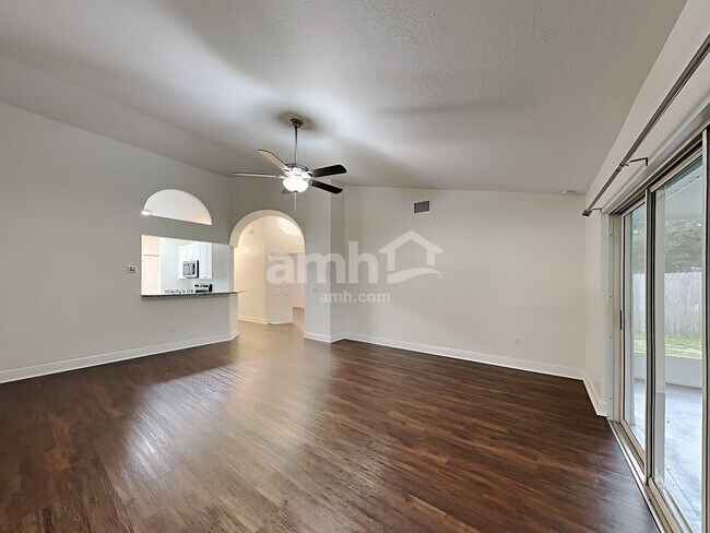 Building Photo - 3826 Bayshore Cir