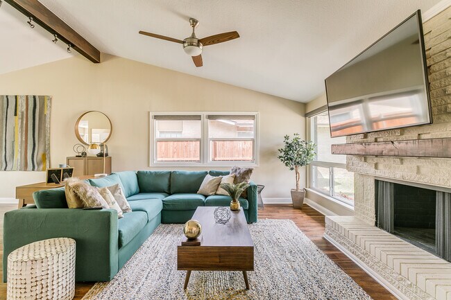 Foto del edificio - 12005 Cromwell Dr