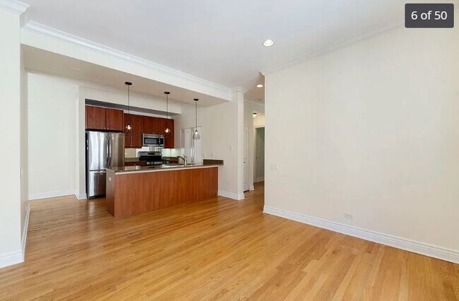 Foto del edificio - 2555 N Clark St