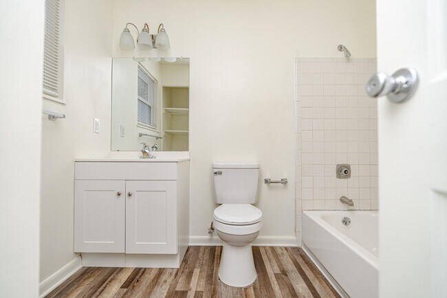 Foto del edificio - 209 N Woodland Dr