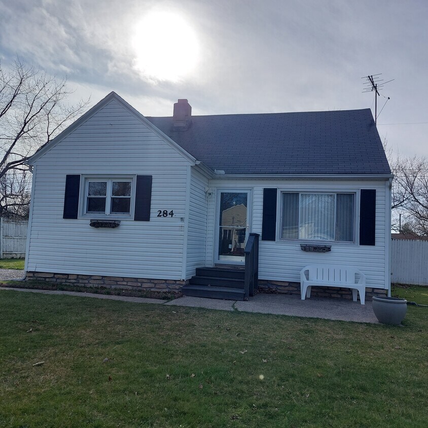 284 Fairfax Rd, Vermilion, OH 44089 House Rental in Vermilion, OH