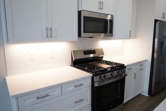 Foto del edificio - 3727 Meadow Vista Ln.