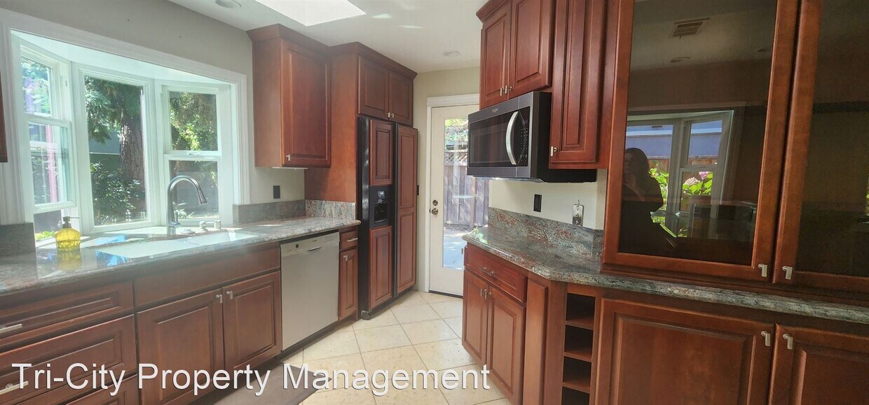 Foto principal - 3 br, 2 bath House - 39454 Zacate Ave