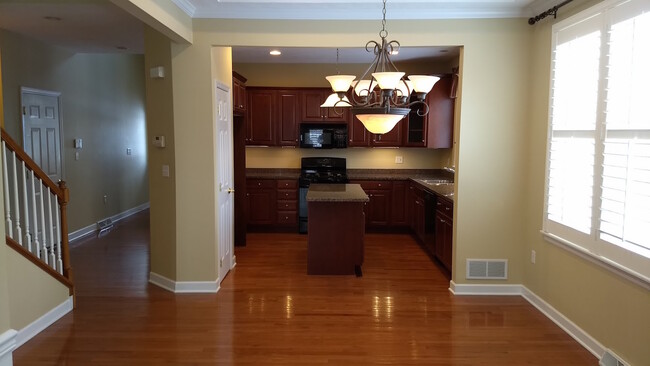 COCINA/COMEDOR - ARRIBA - 1101 Lilly Vue Ct